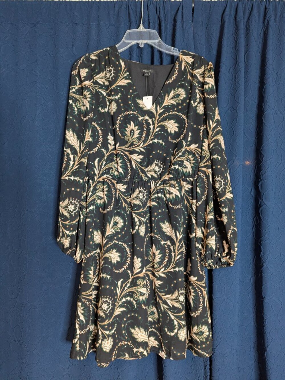 Ann Taylor Factory Long-Sleeve Floral Dress – Size Medium – NWT